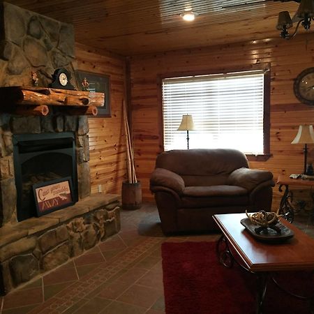 Whip Or Wheel Cabins Holdenville Extérieur photo