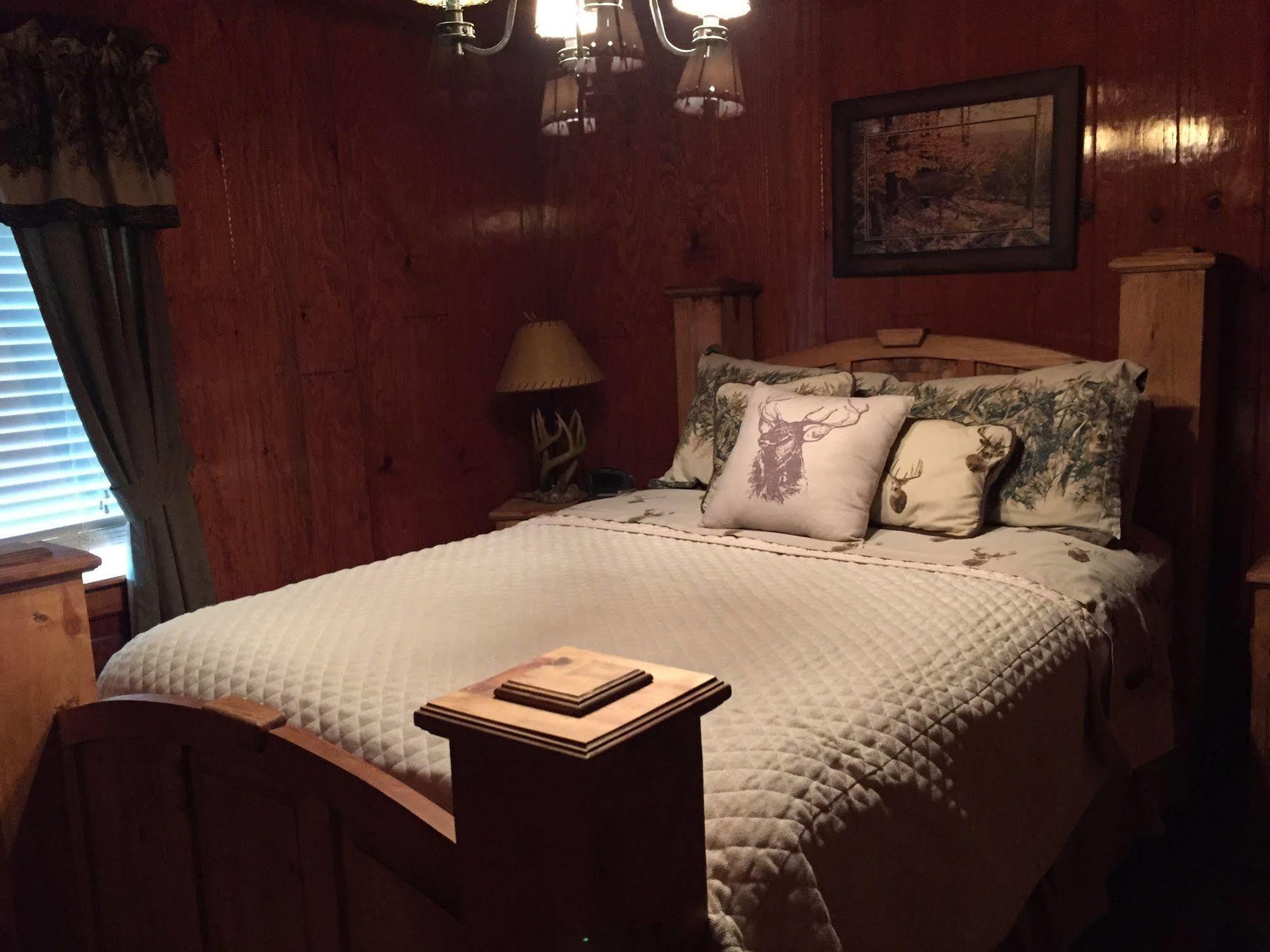 Whip Or Wheel Cabins Holdenville Extérieur photo