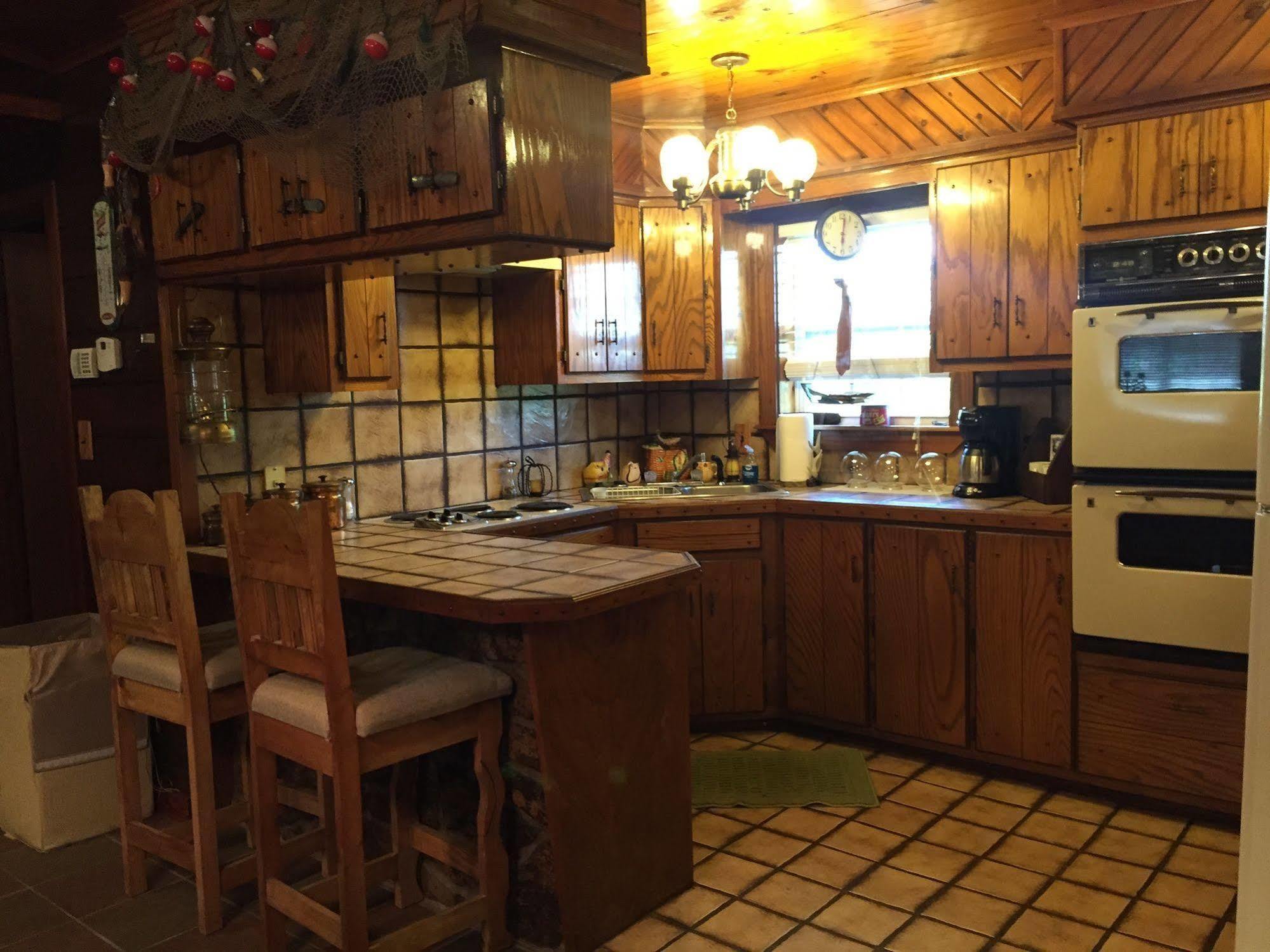 Whip Or Wheel Cabins Holdenville Extérieur photo